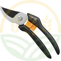 Tijera de Podar Bypass Fiskars Solid™ P121 | Agrokron